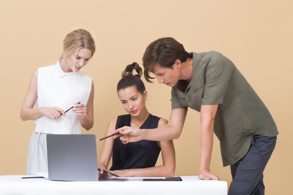 regular employee feedback and employee recognition can transform employee engagement